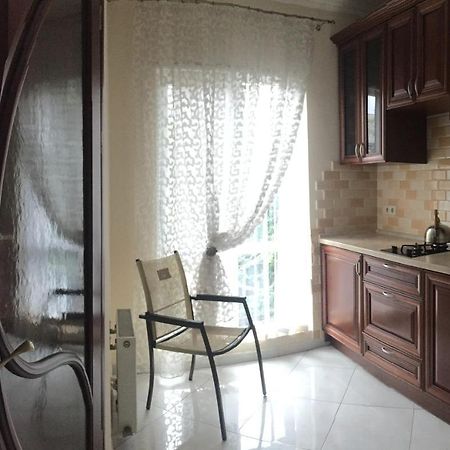 Cozy Studio Near Greek Square Apartment Odesa Exterior foto