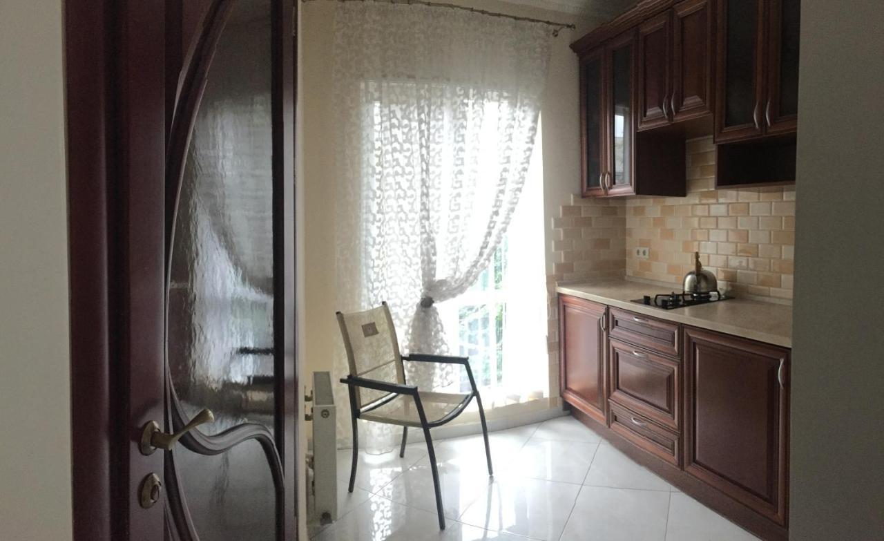 Cozy Studio Near Greek Square Apartment Odesa Exterior foto