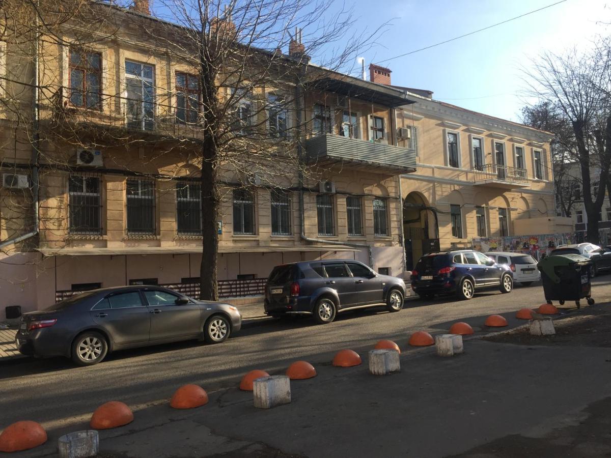 Cozy Studio Near Greek Square Apartment Odesa Exterior foto